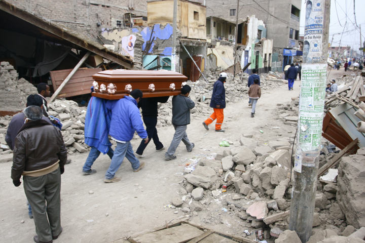 15-de-agosto-del-2007-terremoto-en-pisco016