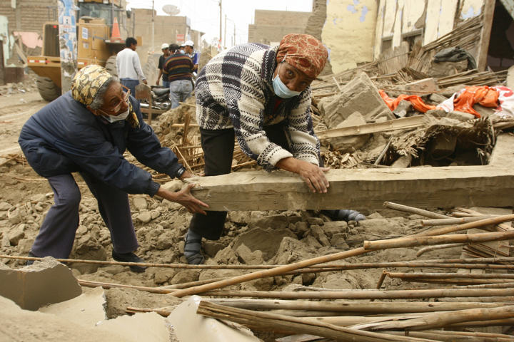 15-de-agosto-del-2007-terremoto-en-pisco020